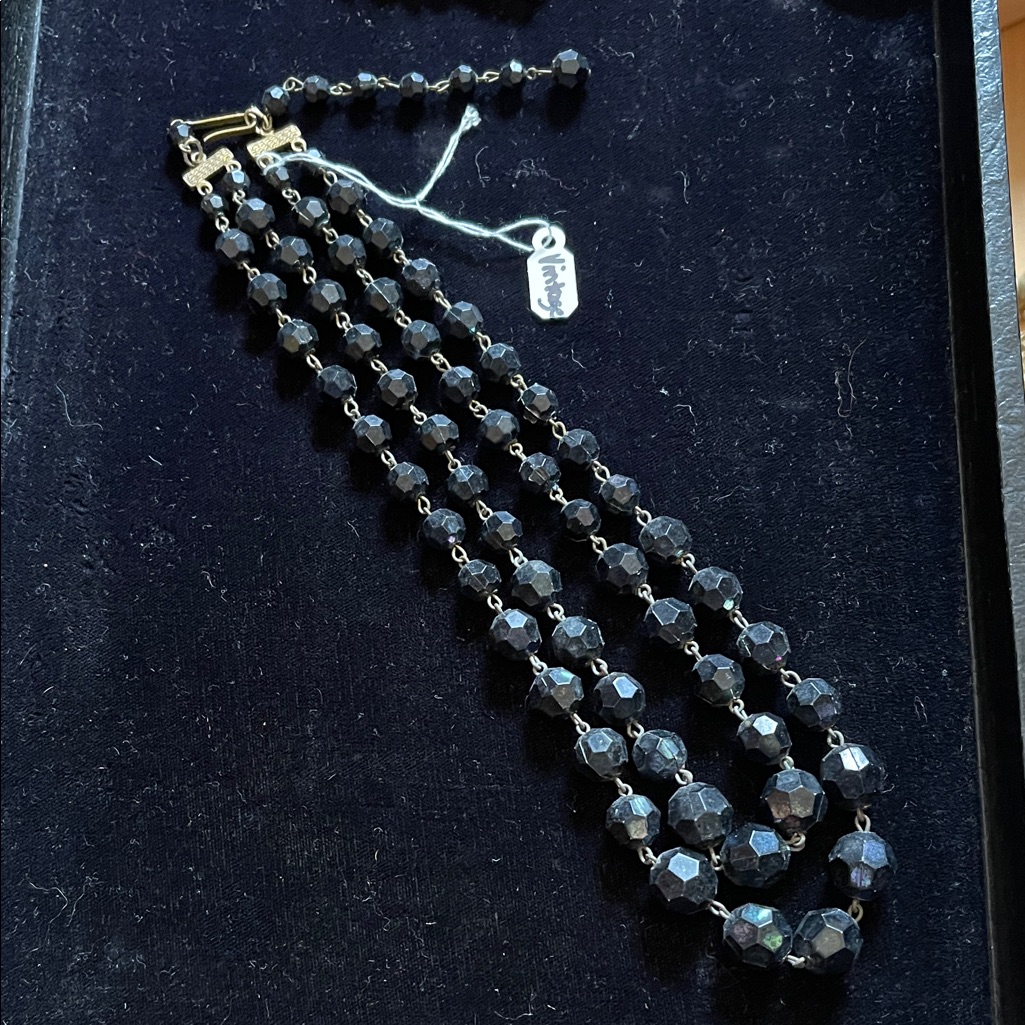 Vintage Black Jet Graduated Faceted Bead 15 Double Strand Necklace 32$